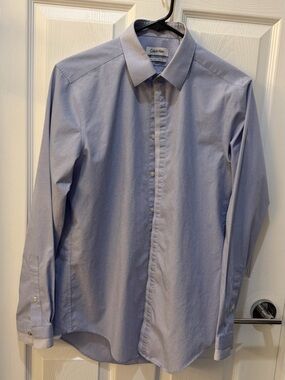 Calvin Klein Men's Pale Blue Long-Sleeve Dress Shirt